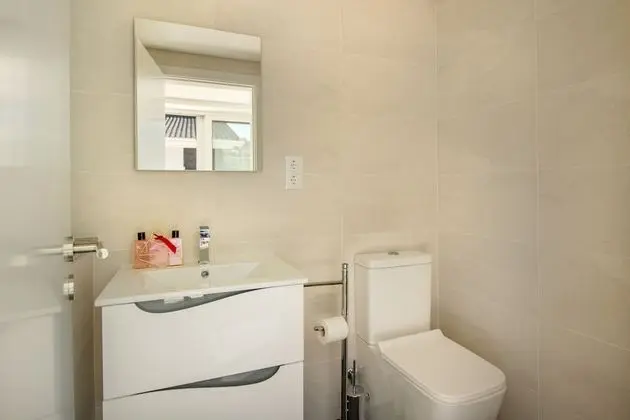 Sıra Ev, 3 Yatak Odası, Kişiye Özel Havuzlu, Dağ Manzaralı