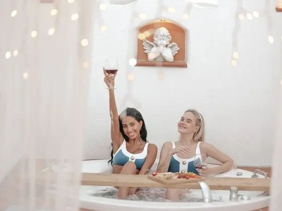 Honeymoon Tek Büyük Yataklı Oda