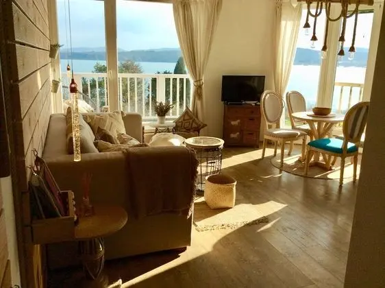 Luxury Apart Daire, Deniz Manzaralı