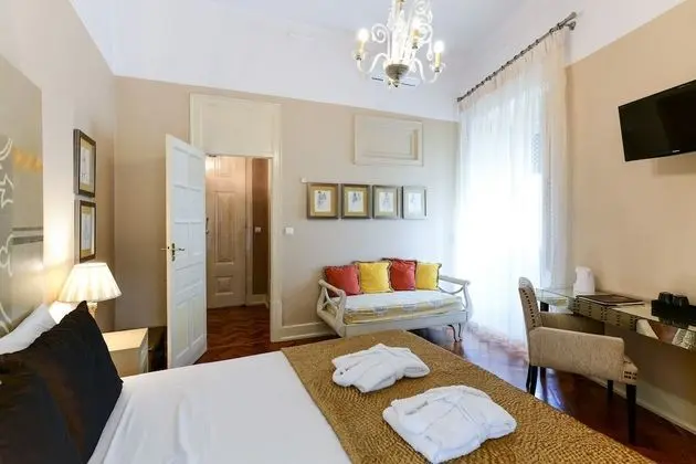 Superior Tek Büyük veya İki Ayrı Yataklı Oda