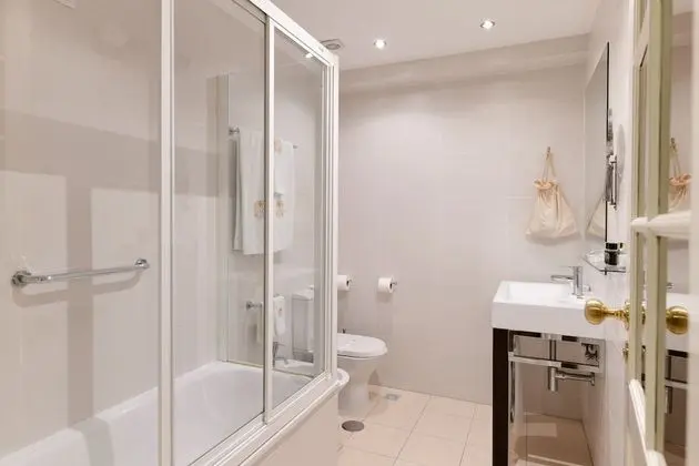 Superior Tek Büyük veya İki Ayrı Yataklı Oda