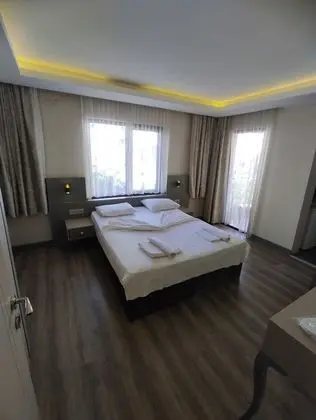Bahçe Havuz Manzaralı Studio