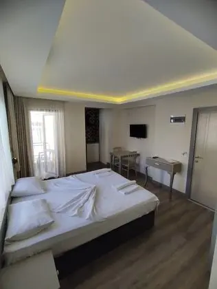 Bahçe Havuz Manzaralı Studio