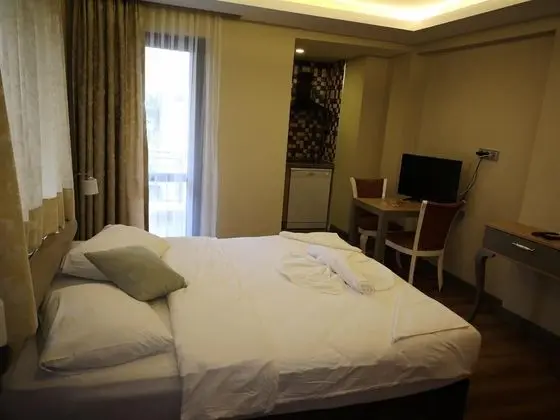Bahçe Havuz Manzaralı Studio