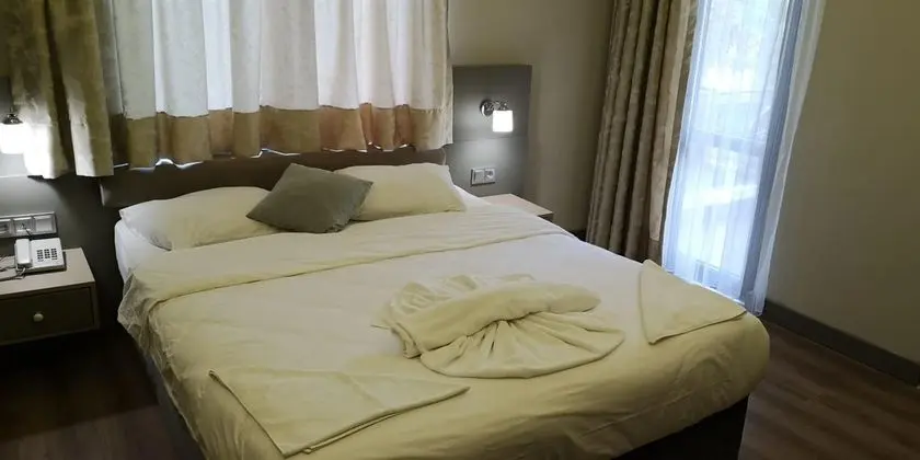 Bahçe Havuz Manzaralı Studio