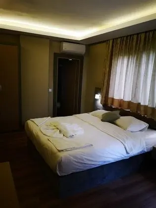 Bahçe Havuz Manzaralı Studio