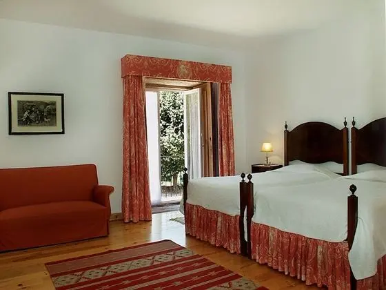 Tek Büyük veya İki Ayrı Yataklı Oda