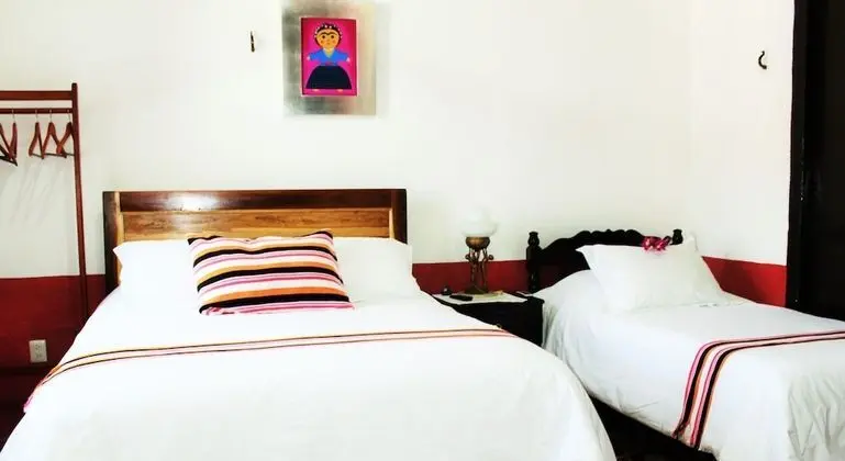 Traditional Üç Kişilik Oda