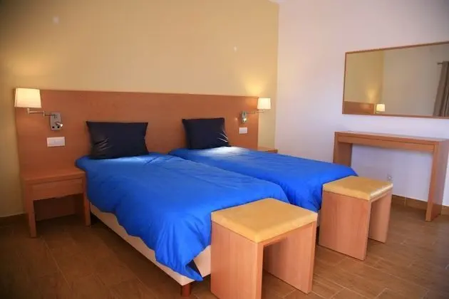 Tek Büyük veya İki Ayrı Yataklı Oda, Küçük Mutfak