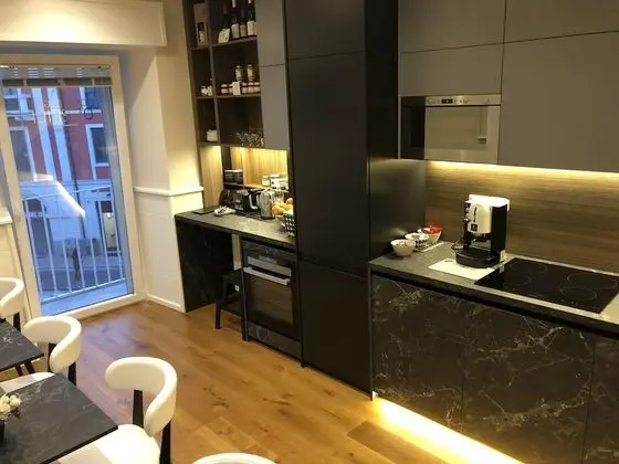 Tek Büyük Yataklı Oda, Balkon