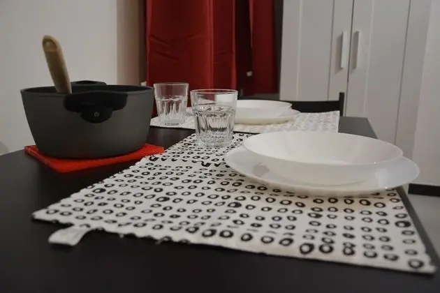 Tek Büyük veya İki Ayrı Yataklı Oda, Küçük Mutfak