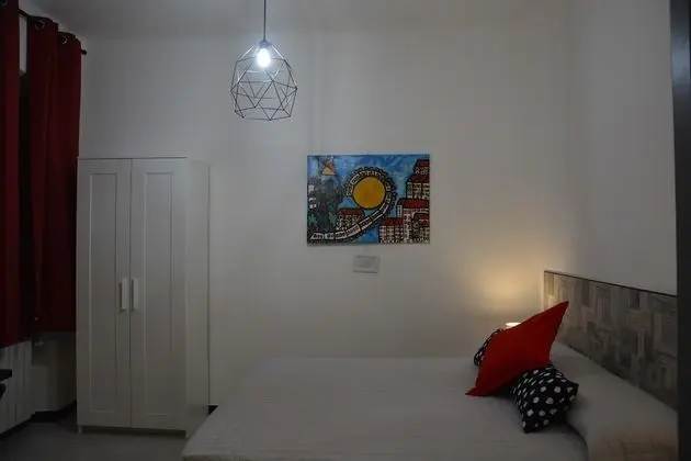 Tek Büyük veya İki Ayrı Yataklı Oda, Küçük Mutfak