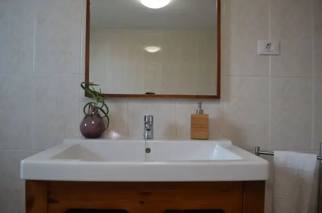 Büyük Yataklı Tek Kişilik Oda, Ortak Banyo