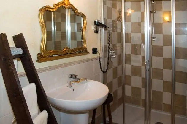 Üç Kişilik Oda (Melissa)