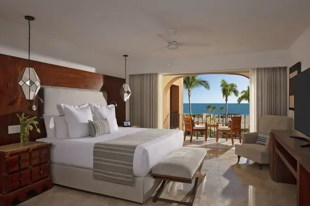 Luxury One Bedroom Suite Ocean View