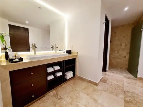 Luxury One Bedroom Suite Ocean View