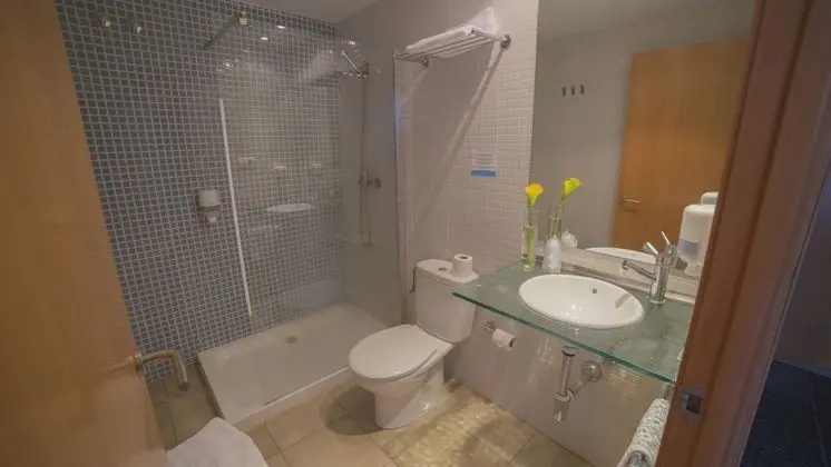 Tek Kişilik Oda, 1 Çift Kişilik veya 2 Tek Kişilik Yatak