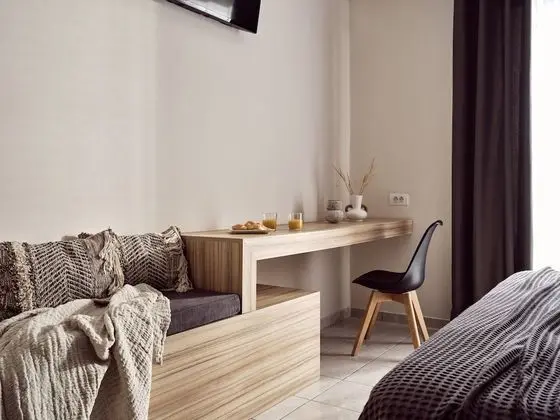 Deluxe Tek Büyük Yataklı Oda, 1 Yatak Odası, Kısmi Deniz Manzaralı, Bahçeli