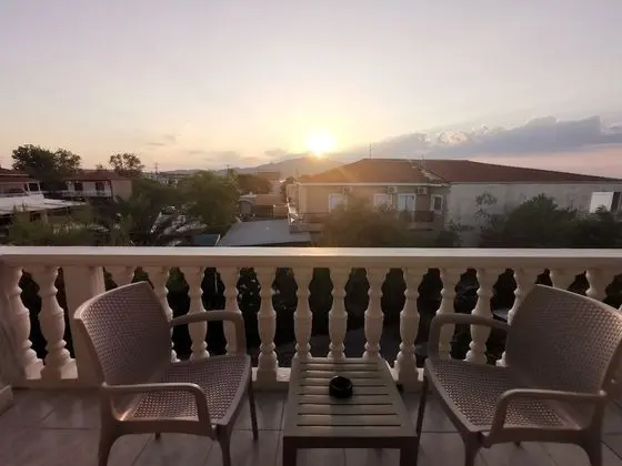 Deluxe Tek Büyük Yataklı Oda, 1 Yatak Odası, Kısmi Deniz Manzaralı, Bahçeli