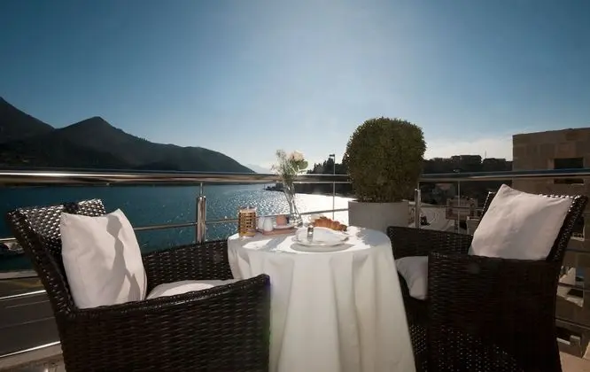 Executive Oda, Balkon, Havuz Manzaralı