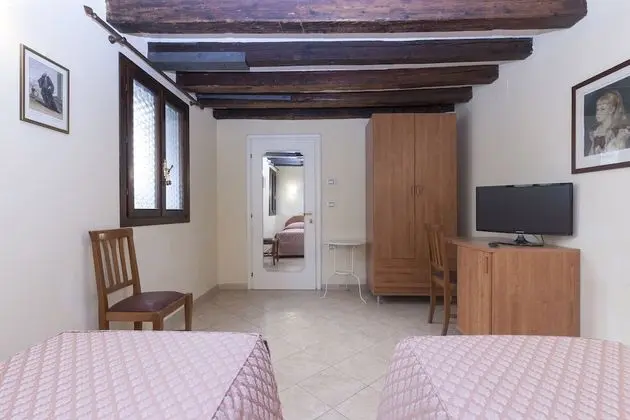 Classic Tek Büyük veya İki Ayrı Yataklı Oda