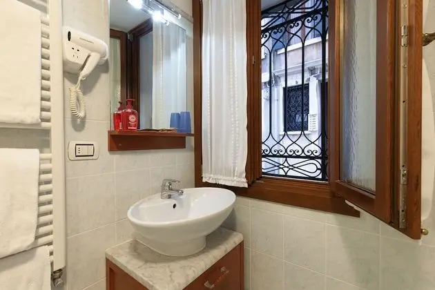 Classic Tek Büyük veya İki Ayrı Yataklı Oda