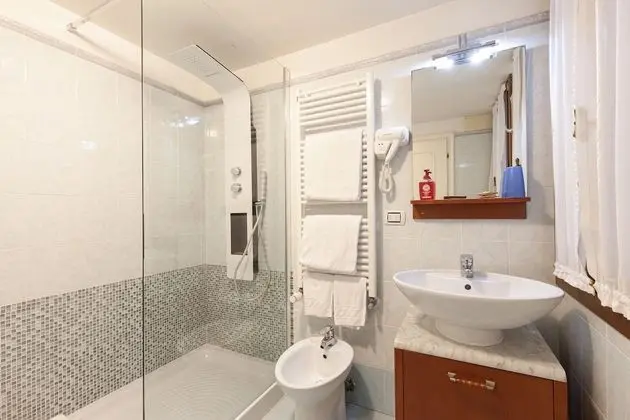 Classic Tek Büyük veya İki Ayrı Yataklı Oda