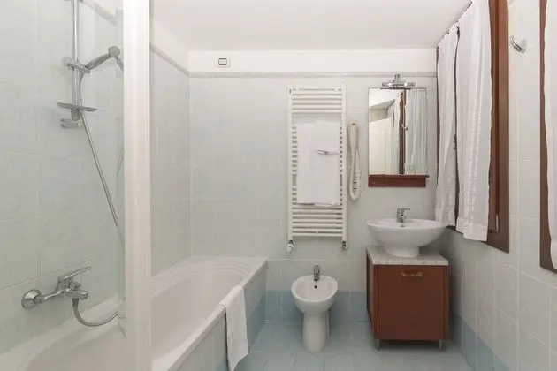 Classic Tek Büyük veya İki Ayrı Yataklı Oda