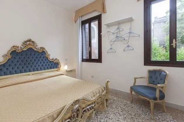 Economy Tek Büyük Yataklı Oda