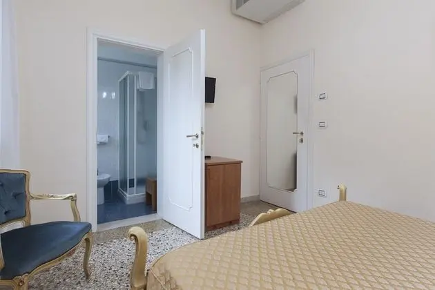 Economy Tek Büyük Yataklı Oda