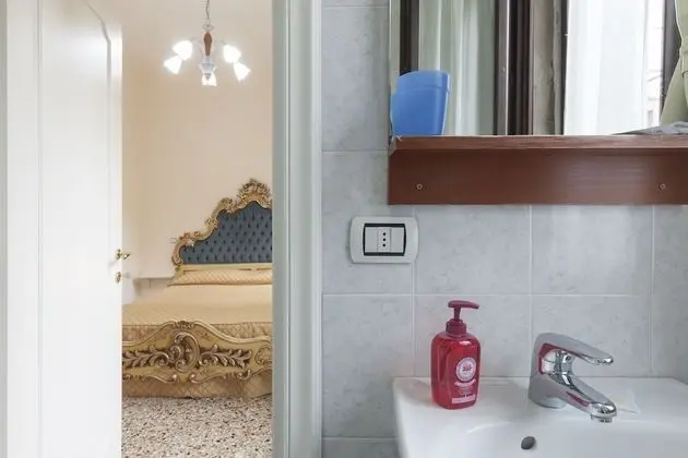 Economy Tek Büyük Yataklı Oda