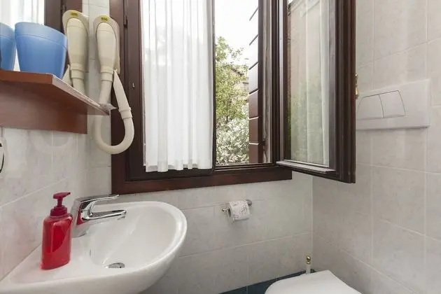 Economy Tek Büyük Yataklı Oda