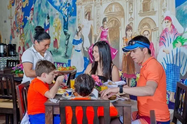 Deluxe Tek Büyük Yataklı Oda, Bahçe Manzaralı, Avlu
