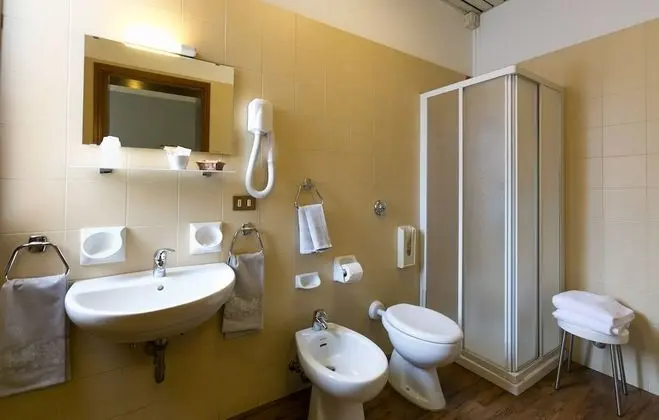 Standard Üç Kişilik Oda