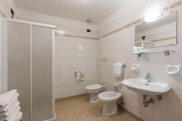 Standard Üç Kişilik Oda, Şehir Manzaralı