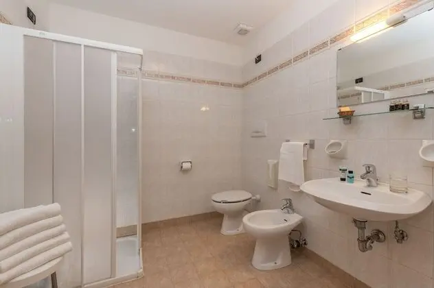 Standard Üç Kişilik Oda, Şehir Manzaralı