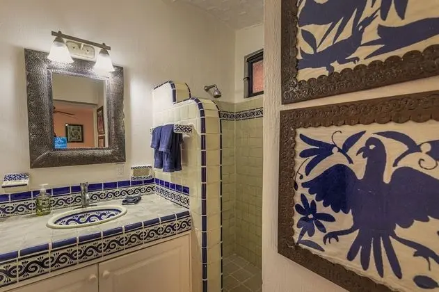 El Jardin: 1 King Bed, Private Balcony
