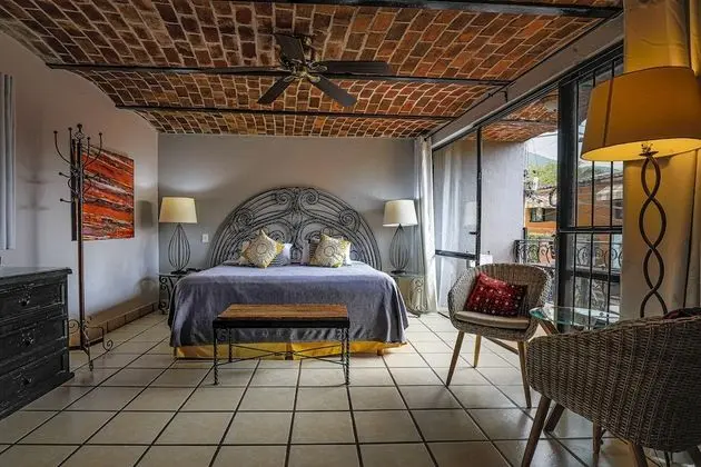 La Luna, 1 King bed