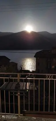 Panoramic Tek Büyük Yataklı Oda, Teras, Göl Kenarı