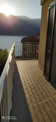 Panoramic Tek Büyük Yataklı Oda, Teras, Göl Kenarı