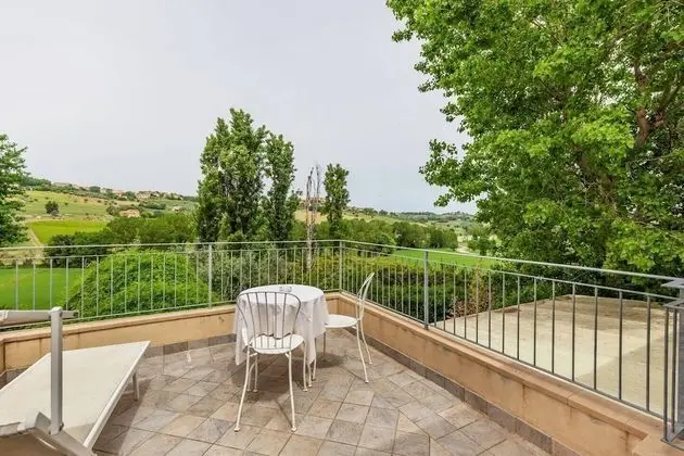 Comfort Üç Kişilik Oda, 1 Yatak Odası, Tepe Manzaralı, Bahçeli