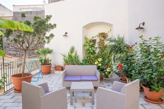 Deluxe Üç Kişilik Oda, Buzdolabı, Şehir Manzaralı