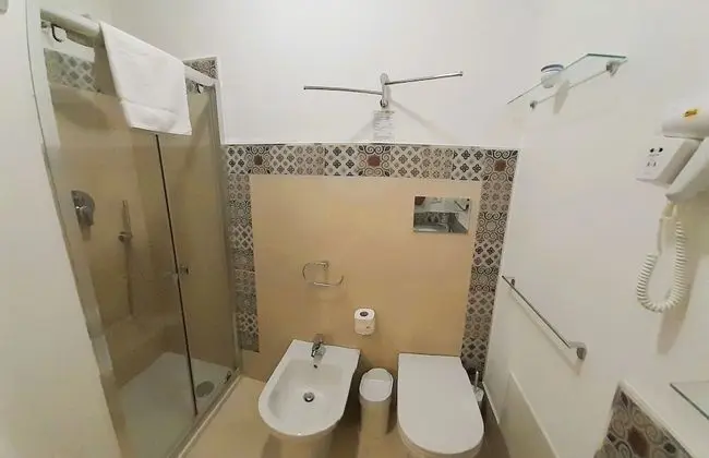 Standard Tek Büyük Yataklı Oda