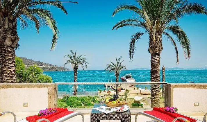 Deniz Manzaralı Suit Oda