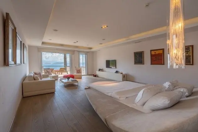 Suit Deniz Manzaralı