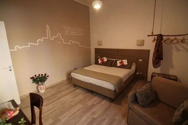 Süit, 1 Büyük (Queen) Boy Yatak ve Çekyat, Banyolu/Duşlu (Levi)