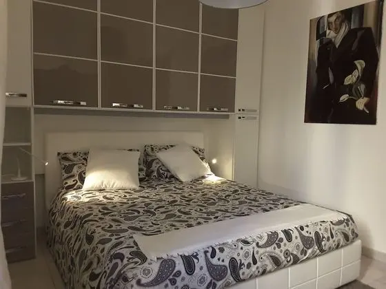 Tek Büyük Yataklı Oda (Andromeda e Thaddeus)