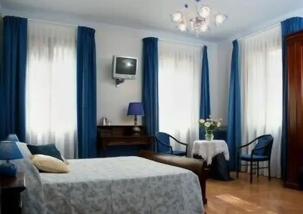 Deluxe Tek Büyük Yataklı Oda, Özel Banyo