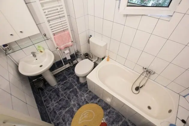Apart Daire, Bahçe Manzaralı