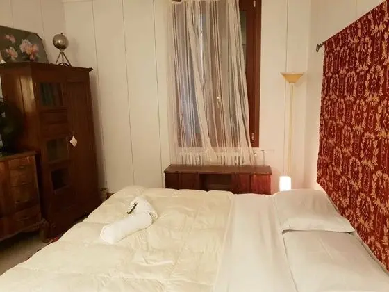Üç Kişilik Oda, Ortak Banyo